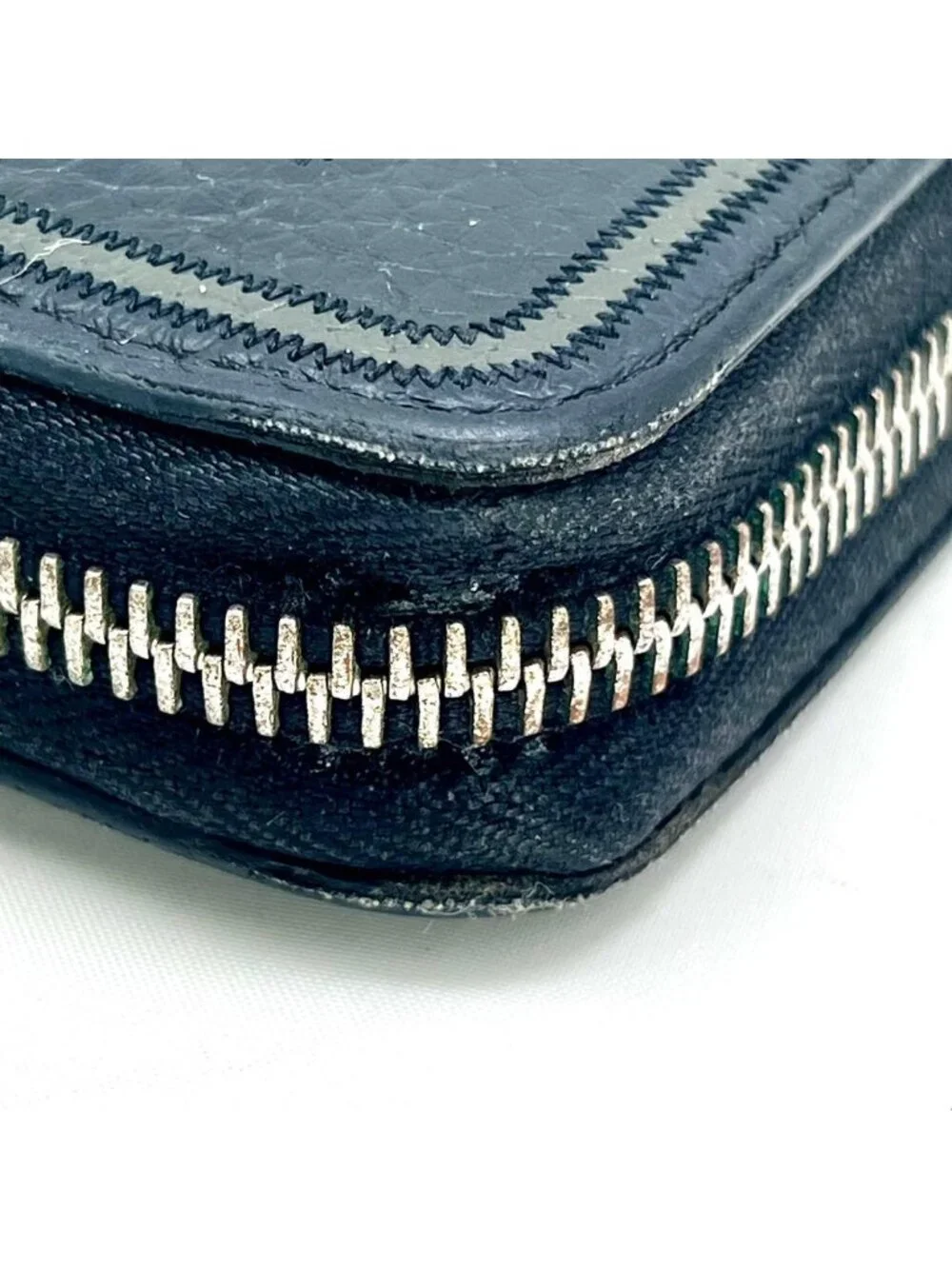 Louis Vuitton Taurillon Leather Vertical Zippy Wallet